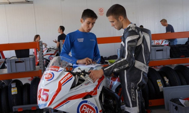 European Junior Cup: Ελεύθερη προπόνηση για τους αφούς Καρακώστα