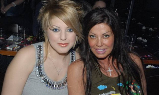 Το ξέσπασμα της κόρης της Άντζελας στο facebook: «Σούργελο, μπάσταρδο, κακομαθημένο…»