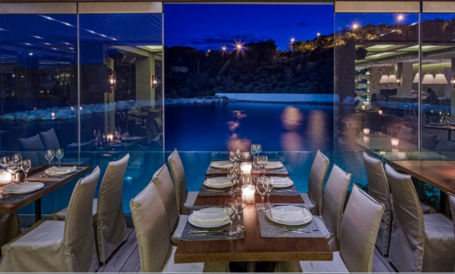 Ένα ταξίδι για όλες τις αισθήσεις στον ανανεωμένο χώρο του Moorings