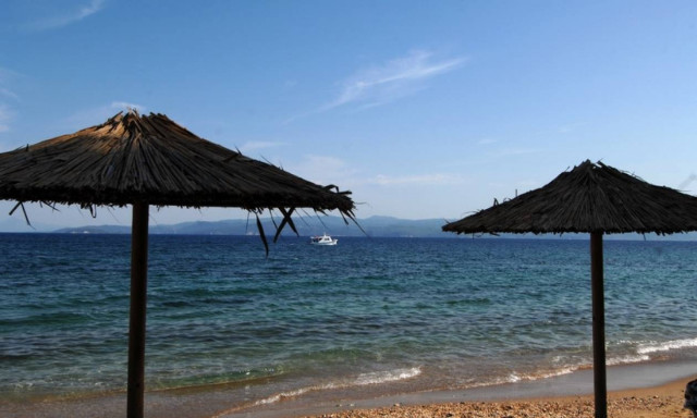 Με μποφόρ και... 35 βαθμούς ο καιρός της Πέμπτης (pics)