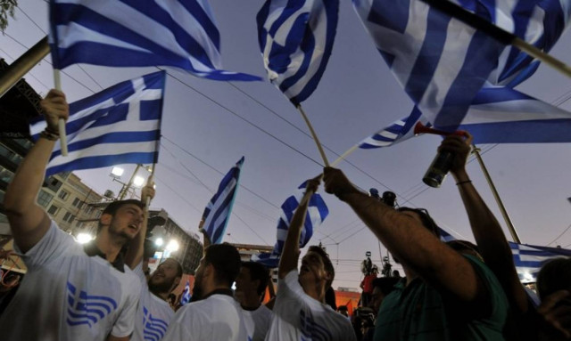 Αποθεωτική υποδοχή του Κώστα Καραμανλή στην προεκλογική συγκέντρωση της ΝΔ (video)