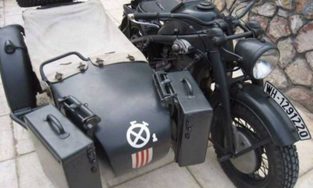 Κλασσική Μοτοσυκλέτα: Ο Brad Pitt αγόρασε μία μοτοσυκλέτα από τη μάχη της Κρήτης