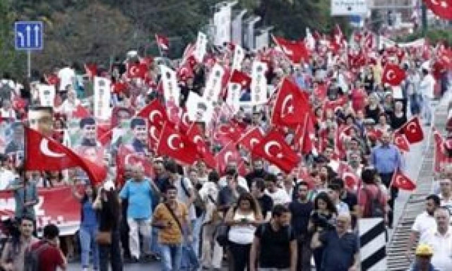 Άγκυρα: Χιλιάδες άνθρωποι στους δρόμους κατά της τρομοκρατίας