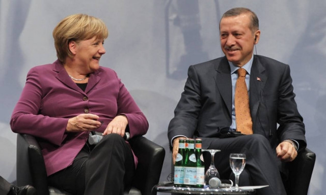 Η Μέρκελ μίλησε με τον Ερντογάν για το προσφυγικό και η Χουριέτ λέει ότι τον ευχαρίστησε