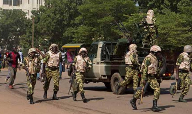 Μπουρκίνα Φάσο: Οι πραξικοπηματίες άφησαν ελεύθερο τον μεταβατικό πρόεδρο