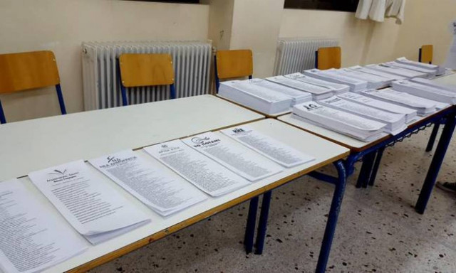 Εκλογές 2015 – Άνοιξαν οι κάλπες (photos - video)