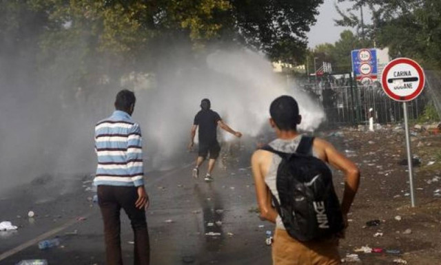 Ουγγαρία: «Πράσινο φως» στους στρατιώτες να πυροβολούν τους πρόσφυγες