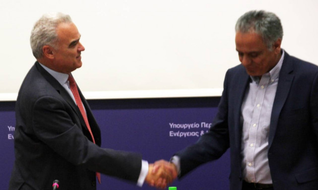 Ορκωμοσία κυβέρνησης-Σκουρλέτης: Μήνυμα για τις Σκουριές