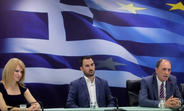 Σταθάκης: Ξεκάθαρη στόχευση η παραγωγική ανασυγκρότηση