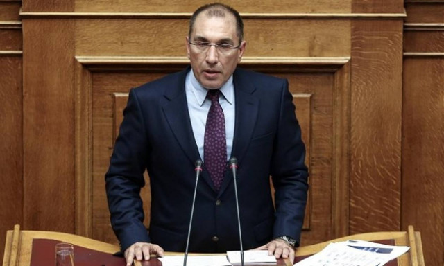 Παραιτήθηκε ο υφυπουργός Υποδομών Δ. Καμμένος