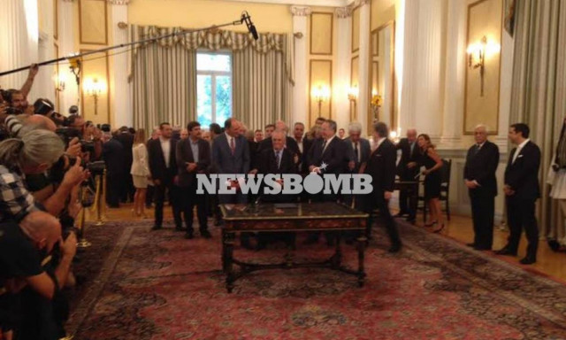 Δείτε LIVE τις τελετές παράδοσης - παραλαβής των υπουργείων