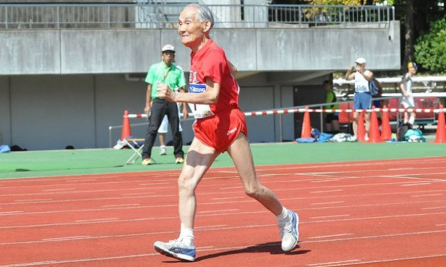 Είναι 105 ετών, σπάει τα χρονόμετρα και προκαλεί τον Μπολτ! (video)