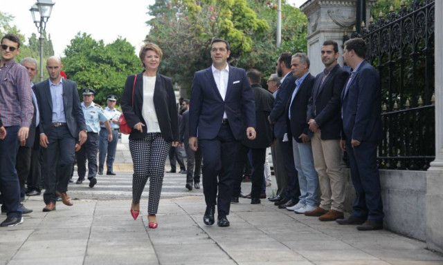 Ορκωμοσία κυβέρνησης: Οι δηλώσεις των νέων υπουργών έξω από το Προεδρικό Μέγαρο