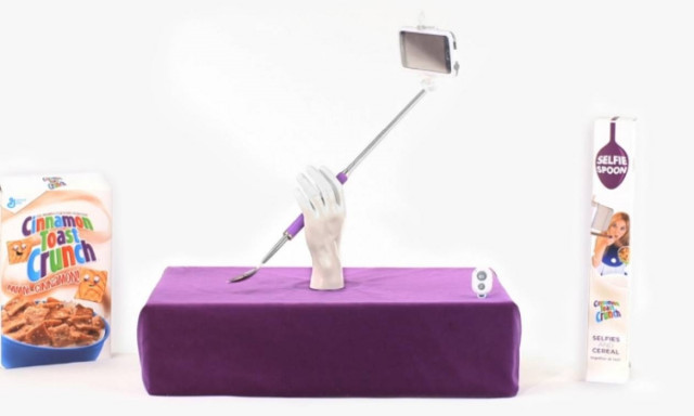 Φτιάχτηκε κουτάλι - πατέντα για selfies (video)