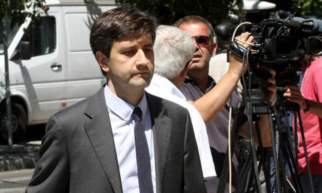 ΥΠΟΙΚ: «Μαϊμού» ο λογαριασμός Χουλιαράκη στο Twitter