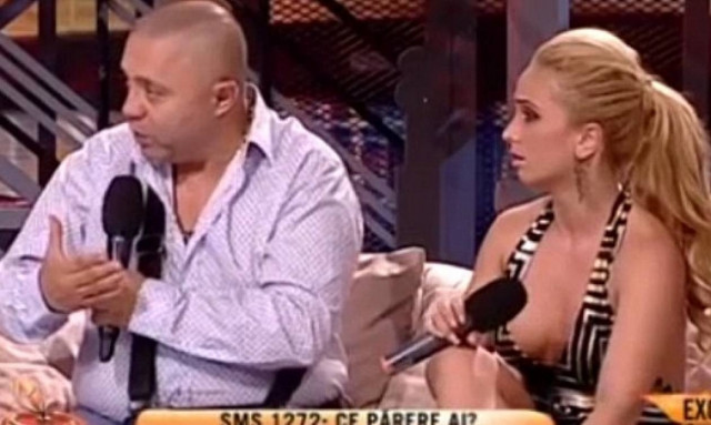 Ο «βασιλιάς των τσιγγάνων» δέρνει στον «αέρα» εκπομπής την έγκυο φίλη του (video)