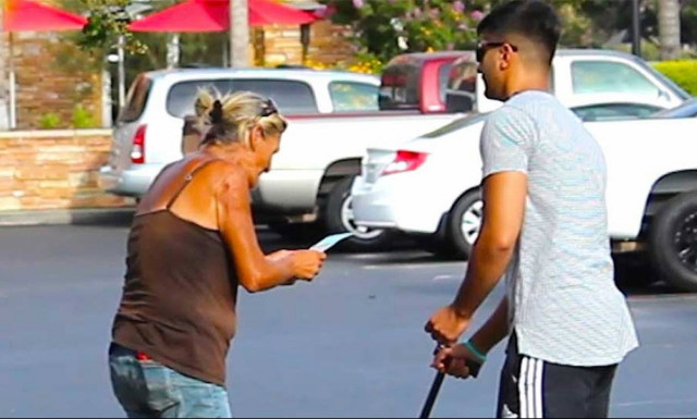 «Τυφλός» με κερδισμένο λαχείο μάς δείχνει πόσο άτιμοι άνθρωποι υπάρχουν (video)