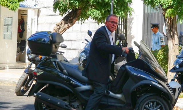 Μουζάλας: Όσο βαστά ο πόλεμος... οι πρόσφυγες θα έρχονται