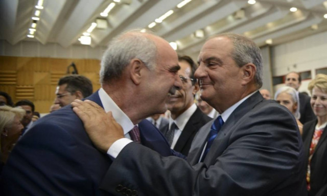 Τηλεφωνική επικοινωνία Μεϊμαράκη - Καραμανλή