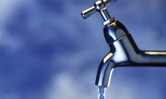 Κάρυστος: Οι βρύσες των σπιτιών στάζουν λάσπη (photo)