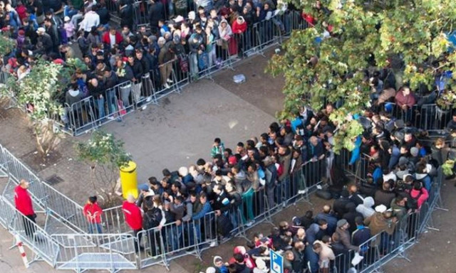 Γερμανία: Μετάφραση άρθρων του Συντάγματος στα αραβικά για τους πρόσφυγες