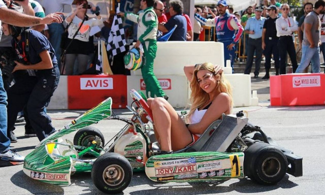 7ο PICK Λουξ COLA: Η Κατερίνα Στικούδη στην εκκίνηση (photos)