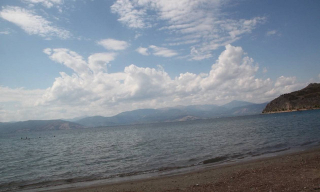 Καιρός: Υποχωρούν οι βροχές, παραμένουν οι ενισχυμένοι άνεμοι (pics)