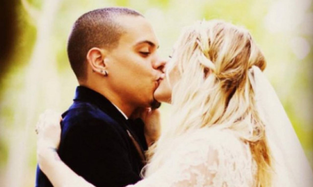 Αυτό το ζευγάρι είναι από τα πιο ερωτευμένα της σόουμπιζ και με αποδείξεις!