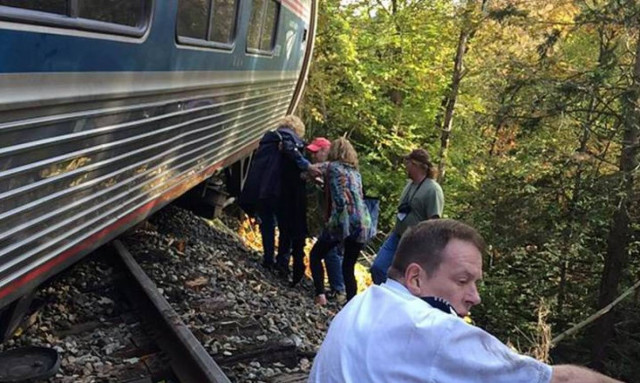 Αρκετοί τραυματίες μετά από εκτροχιασμό αμαξοστοιχίας στο Βερμόντ