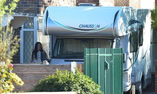 Το τροχόσπιτο του sex - Κινητός οίκος ανοχής περιφέρεται στους δρόμους