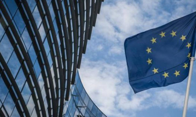 ΕΕ: Εξοικονόμηση 2 δισ. ευρώ για την Ελλάδα από αναδρομική αλλαγή στα αναπτυξιακά έργα