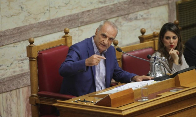 Ένταση στη Βουλή και επεισόδιο Βαρεμένου-Κασιδιάρη