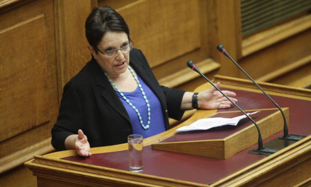 Στο ασανσέρ εγκλωβίστηκε η Αλέκα Παπαρήγα