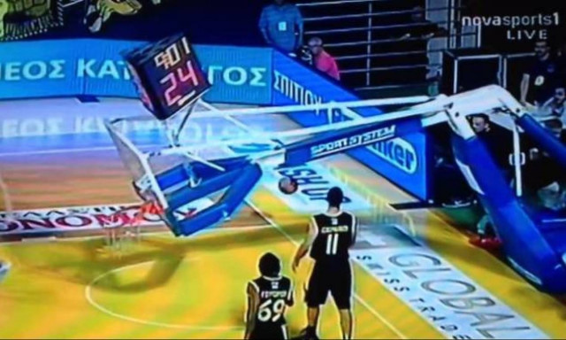 Γκρέμισε τη μπασκέτα ο Χάγκινς! (video)