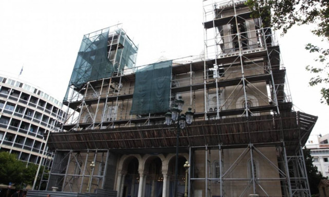 Διάρρηξη στη Μητρόπολη Αθηνών - Οι δράστες τρύπωσαν από τις σκαλωσιές