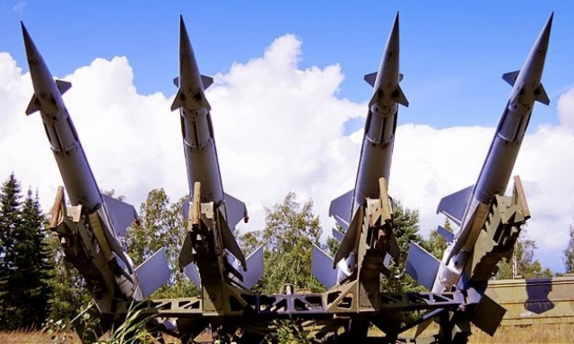 Το Ιράν δοκίμασε νέο πύραυλο μεγάλου βεληνεκούς