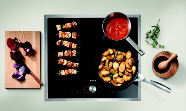 Το Golden Hall μαγειρεύει σε εστίες και φούρνους Neff και με κουζινομηχανές της Bosch