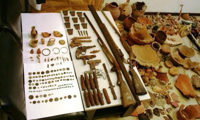 Καβάλα: Σύλληψη 69χρονου με «αρχαιολογικό θησαυρό» (pics)