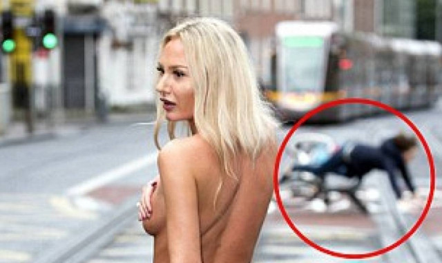 Πέταξε το σουτιέν και έγινε ατύχημα (photos)