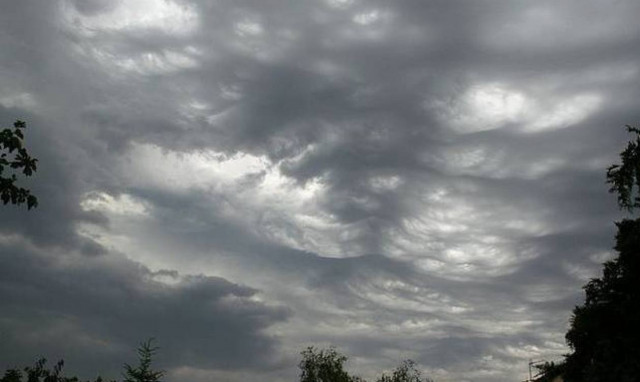 Καιρός: Συννεφιά και τοπικές βροχές την Πέμπτη (15/10)