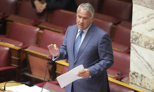 Βορίδης – Σαλμάς: Μείζον πρόβλημα η διάταξη για τα φάρμακα