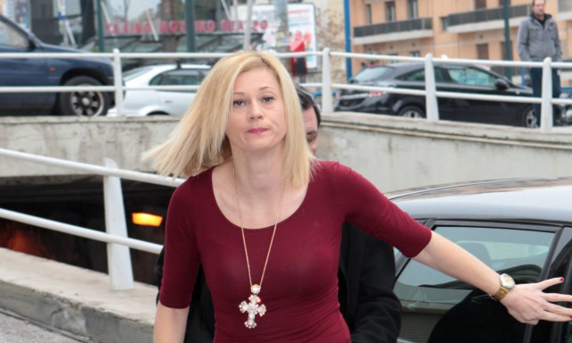 Η Ραχήλ επιτίθεται στον Καμμένο για το… ελικόπτερο!