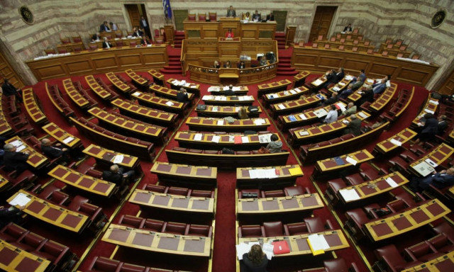 Άγρια κόντρα στη Βουλή για τα «πόθεν έσχες» υπουργών του ΣΥΡΙΖΑ