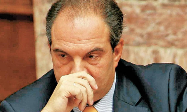 Μήνυμα Καραμανλή να πέσουν οι τόνοι