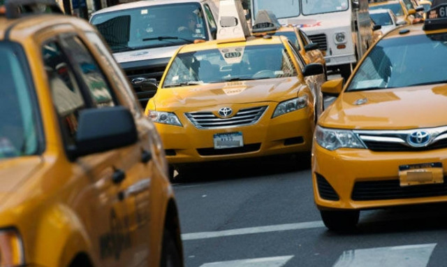 Οδηγός ταξί έδειρε και βίασε νεαρή πελάτισσά του