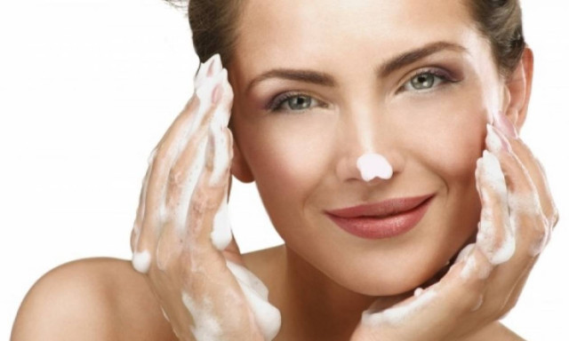 Πώς θα μειώσετε το μέγεθος των πόρων στην επιδερμίδα σας