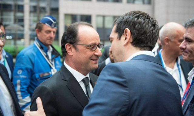 «Άρτος και θεάματα» για χάρη του Φρανσουά Ολάντ