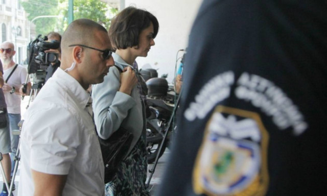 Η τρόικα επέστρεψε, η καταβολή της δόσης «αγνοείται»!