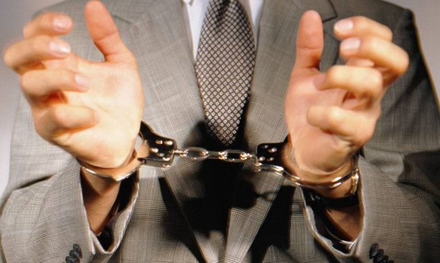 Χειροπέδες σε διαχειριστές ιστοσελίδας για παράνομο «κατέβασμα» ταινιών