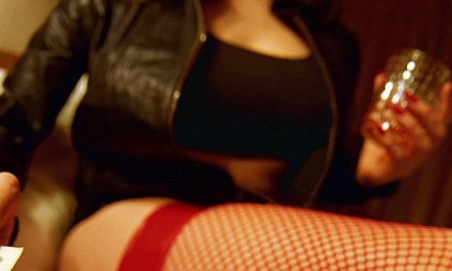 Ο σύζυγός της την ανάγκασε να κάνει σεξ με 2.700 άνδρες… σε 4 χρόνια